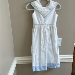 Lavender Blue Traditional White & Blue Girls Classic dress Size 8